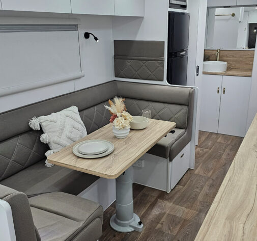 INVICTUS 1 INVICTUS 1