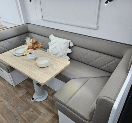 INVICTUS 3 INVICTUS 3